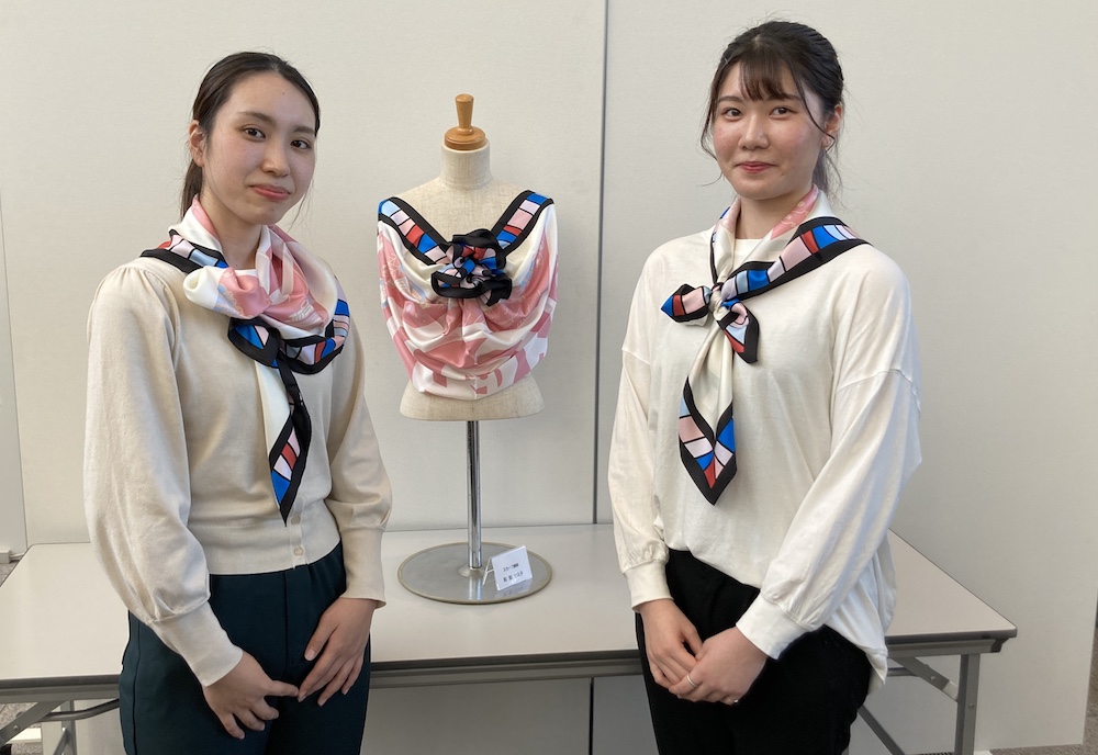 神奈川大学が手掛けた横浜の伝統技術を生かす「オリジナル横濱スカーフ」300枚限定発売